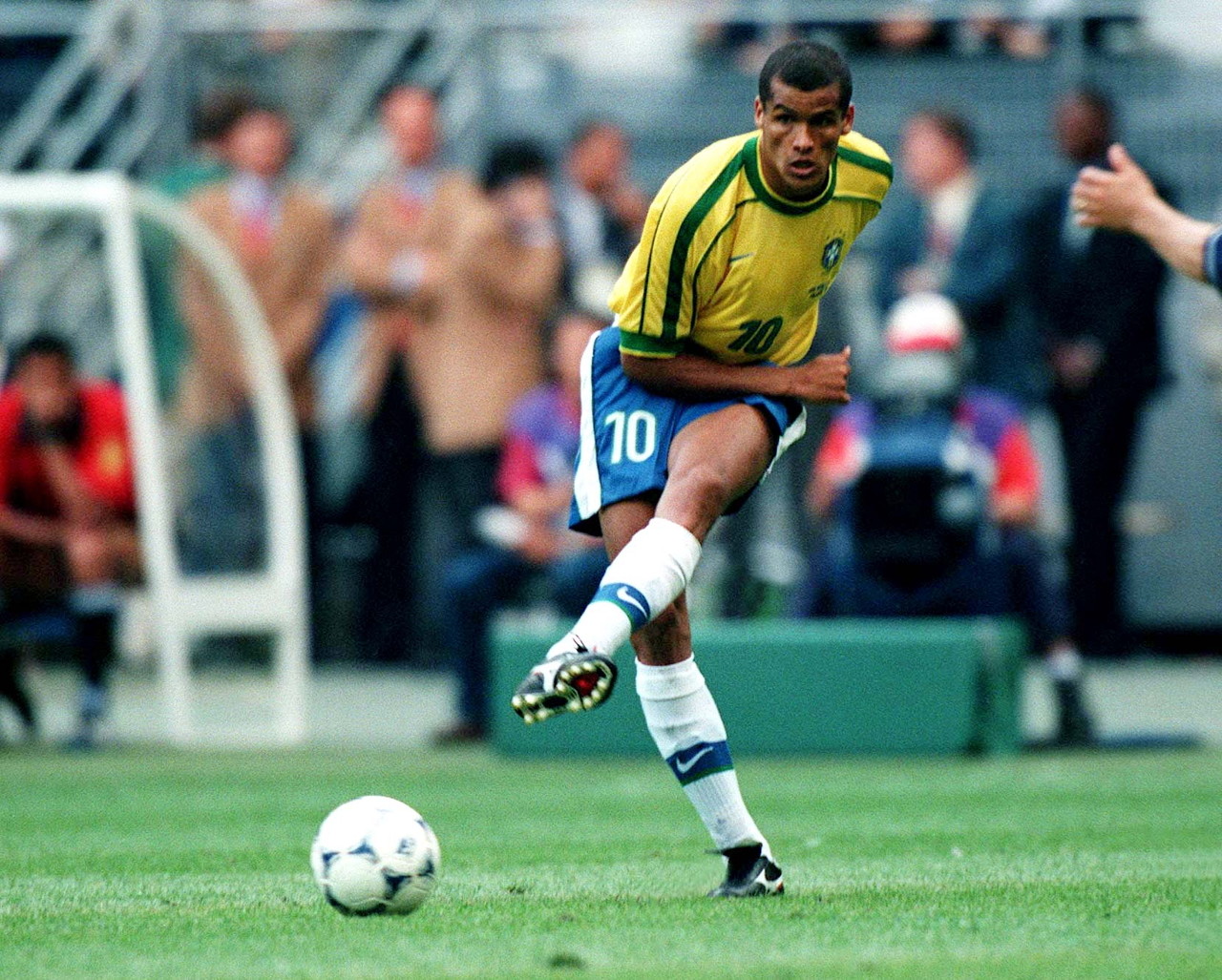 阵中的薪资 阵中的薪资