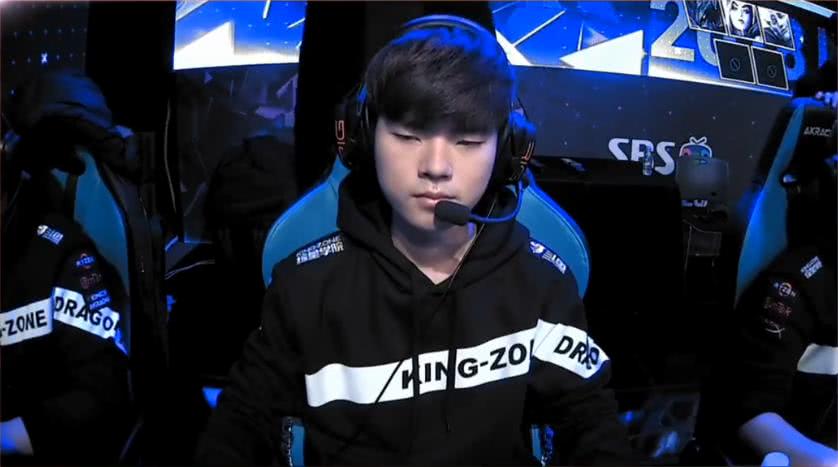 背向奔跑的 背向奔跑的